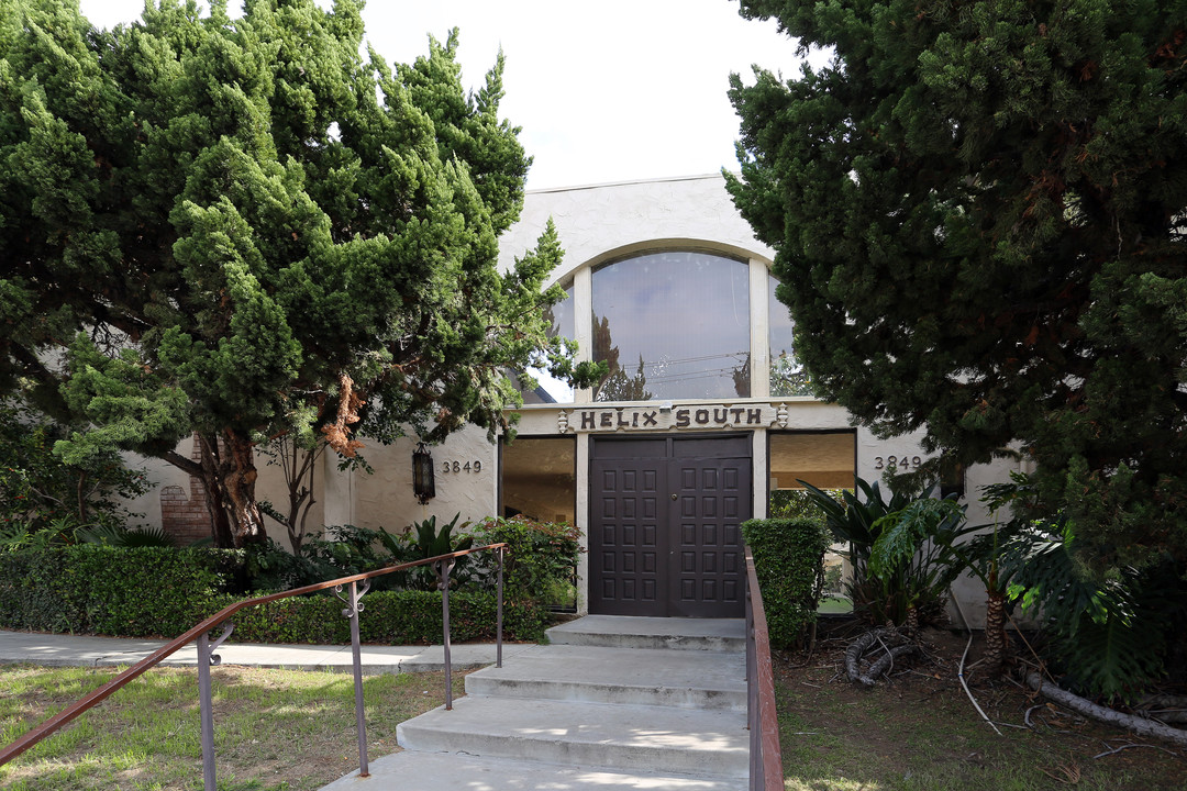 Helix South Apartments in Spring Valley, CA - Building Photo