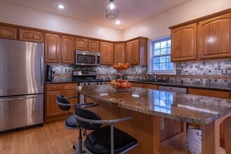 929 S Fenbrook Ct in Bloomington, IN - Building Photo - Building Photo