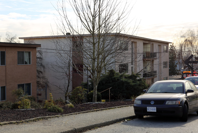 Westview Apartments in New Westminster, BC - Building Photo - Building Photo