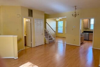 14614 Stream Pond Dr in Centreville, VA - Building Photo - Building Photo