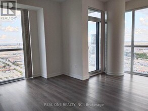 225 Commerce St in Vaughan, ON - Building Photo - Building Photo