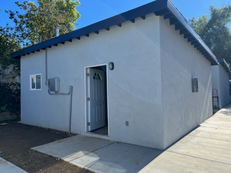 201 Eaton Way in Vista, CA - Building Photo