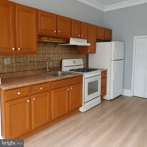 86 Pine St in Mount Holly, NJ - Building Photo