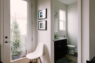 11966 Wagner St, Unit 6 in Culver City, CA - Foto de edificio - Building Photo