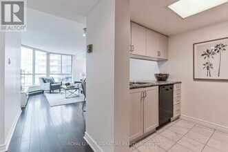 38 Elm St in Toronto, ON - Building Photo - Building Photo