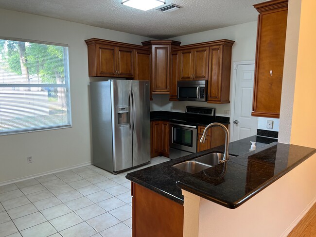 9818 Morris Glen Way in Tampa, FL - Building Photo - Building Photo