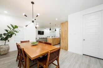 425 Deer Path Lp in Laredo, TX - Foto de edificio - Building Photo