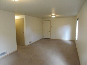1354 Vista Ave SE in Salem, OR - Building Photo - Building Photo