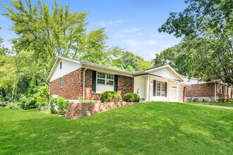 6851 Parc Charlene Dr in Florissant, MO - Building Photo - Building Photo