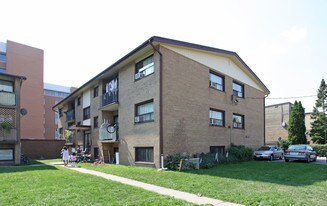 41 Wasdale Cres in Toronto, ON - Building Photo