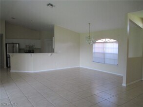 342 NE 17th St in Cape Coral, FL - Building Photo - Building Photo