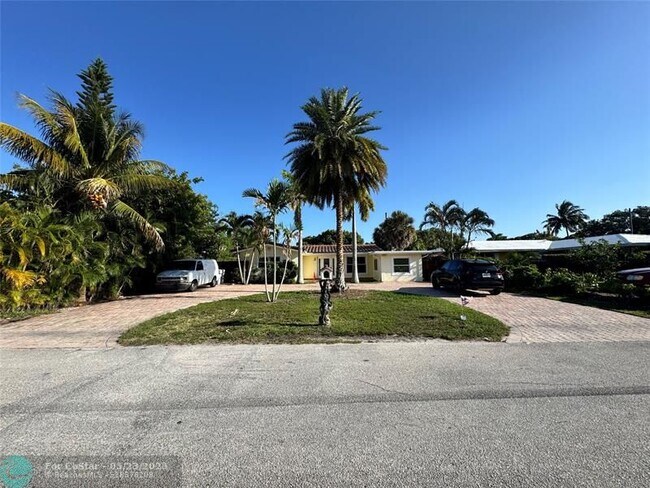 2600 NE 22nd St in Pompano Beach, FL - Building Photo - Building Photo