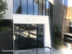 4532 Murietta Ave in Los Angeles, CA - Foto de edificio - Building Photo