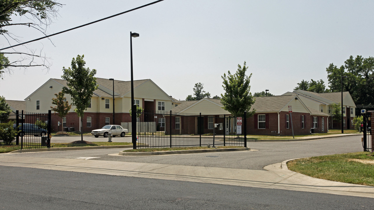 Delmont Village in Richmond, VA - Building Photo