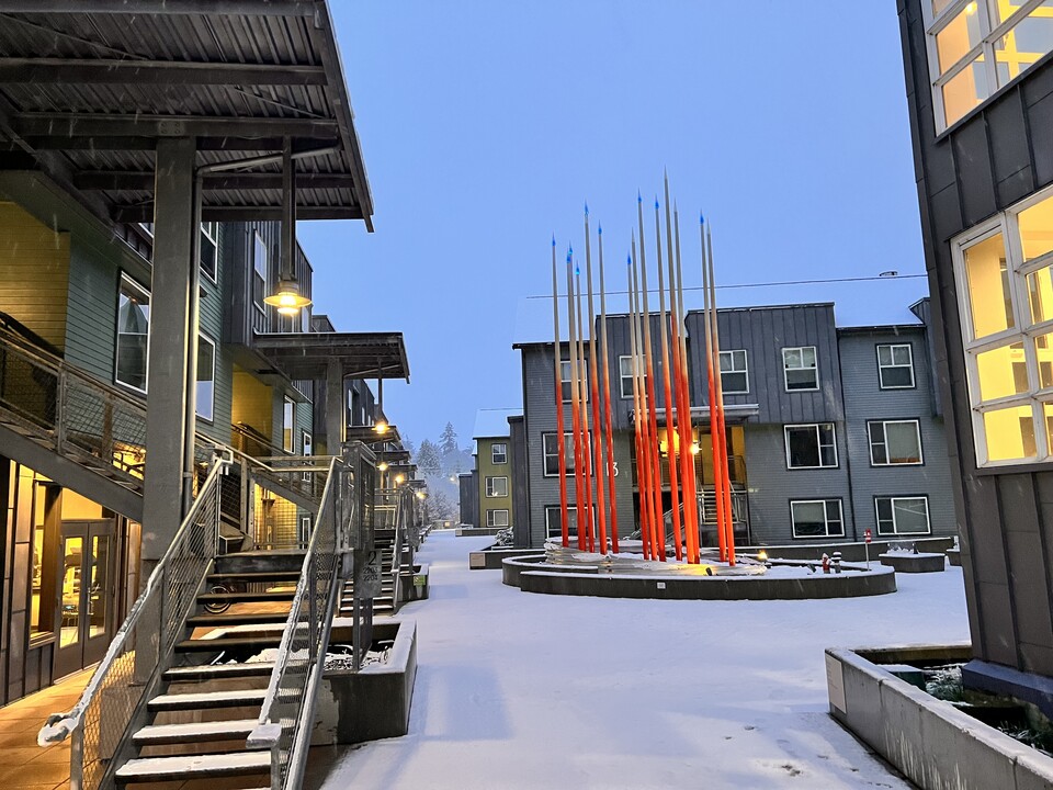 Nordheim Court UW Student Apartments in Seattle, WA - Foto de edificio