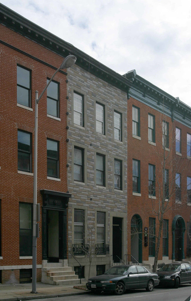 925 N Calvert St in Baltimore, MD - Foto de edificio - Building Photo