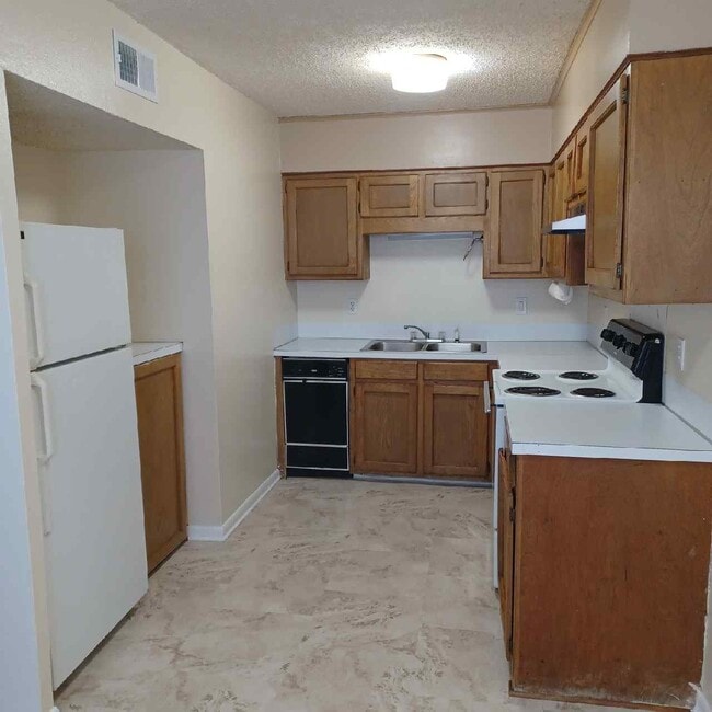 property at 927 Saratoga St