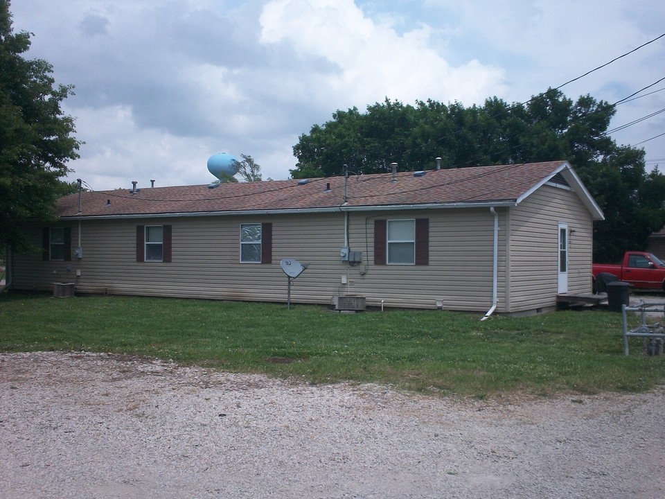 1309 Alleghaney St in Burlington, KS - Building Photo