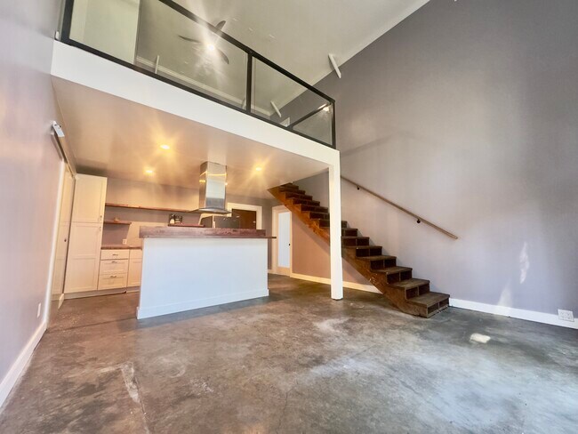 property at 1254 E 12th St
