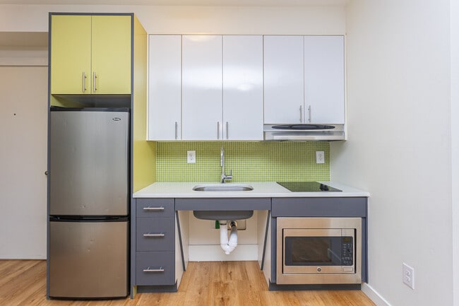 Jupiter Apartments in Seattle, WA - Building Photo - Interior Photo