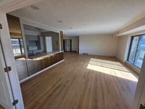 612 Acacia Cir in Lyndhurst, OH - Building Photo - Building Photo