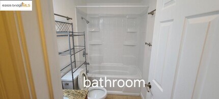 128 Moraga Ave in Piedmont, CA - Building Photo - Building Photo