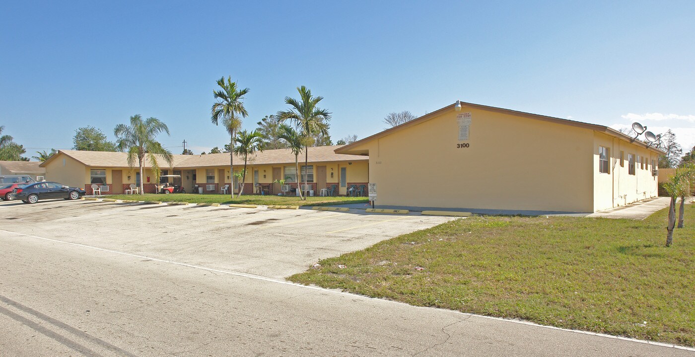 Darch Apartments in Pompano Beach, FL - Building Photo