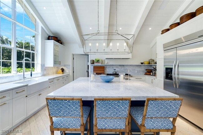 property at 642 6th Ave N