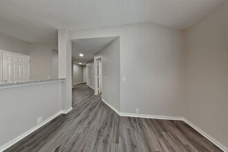 17330 Shadow Ledge Dr in Houston, TX - Building Photo - Building Photo