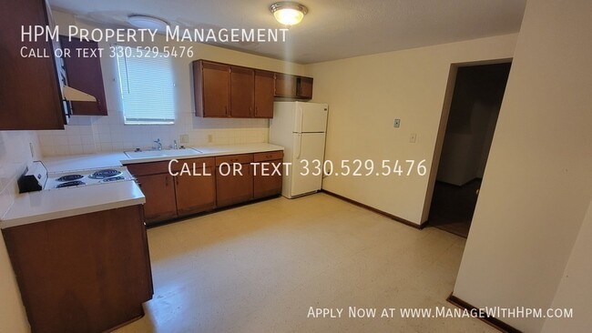 1804 Cromwell Dr in Akron, OH - Building Photo - Building Photo