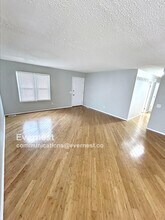 15686 Ninety-Third Ave in Florissant, MO - Building Photo - Building Photo