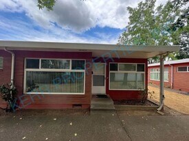3824 SE 51st Ave in Portland, OR - Building Photo
