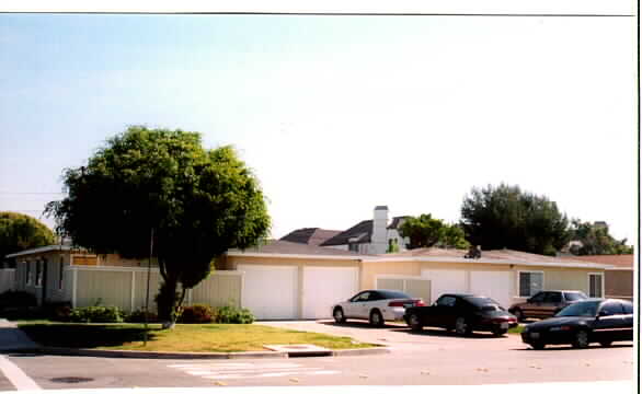 1740-1746 Orange Ave in Costa Mesa, CA - Building Photo - Building Photo