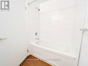 50 Forest Manor Rd in Toronto, ON - Building Photo - Building Photo