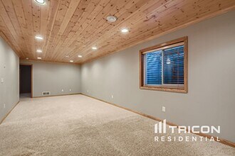 1312 Miles Ct in Ennis, TX - Building Photo - Building Photo