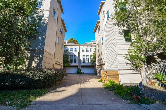 property at 1116 Columbus St