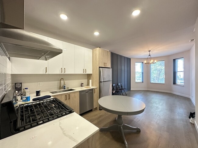 841 N Mozart St, Unit G07C