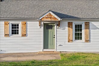 1251 Daniel St in Clarksville, TN - Building Photo - Building Photo
