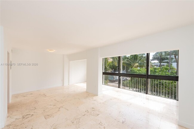 590 Ocean Dr in Key Biscayne, FL - Building Photo - Building Photo