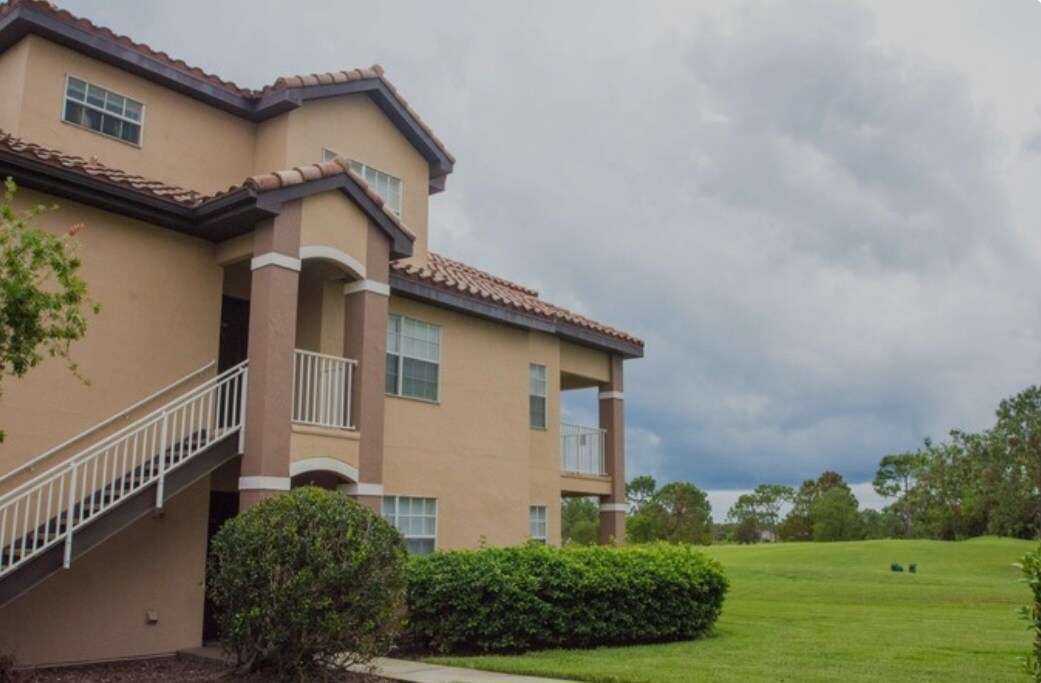 13929 Fairway Island Dr in Orlando, FL - Building Photo