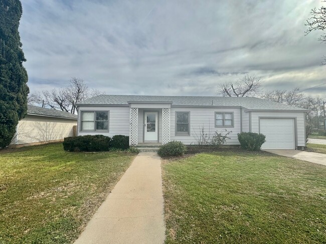 property at 2221 W Ave K