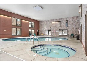 7500 Cahill Rd in Minneapolis, MN - Building Photo - Building Photo