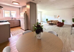 14315 Chandler Blvd in Van Nuys, CA - Building Photo - Building Photo