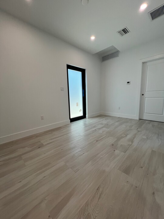 15850 SW 69th Ln in Miami, FL - Building Photo