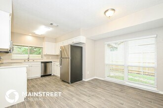 1905 Dartmouth Ct in Arlington, TX - Foto de edificio - Building Photo