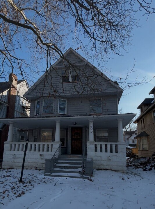 10820 Grantwood Ave in Cleveland, OH - Building Photo