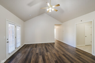 4510 Brandon Cir in Sellersburg, IN - Building Photo - Building Photo