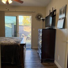 698 Country Oak Rd, Unit San Dimas Room in San Dimas, CA - Building Photo - Building Photo