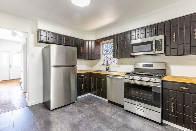 235 Lelia St in Pittsburgh, PA - Building Photo - Building Photo
