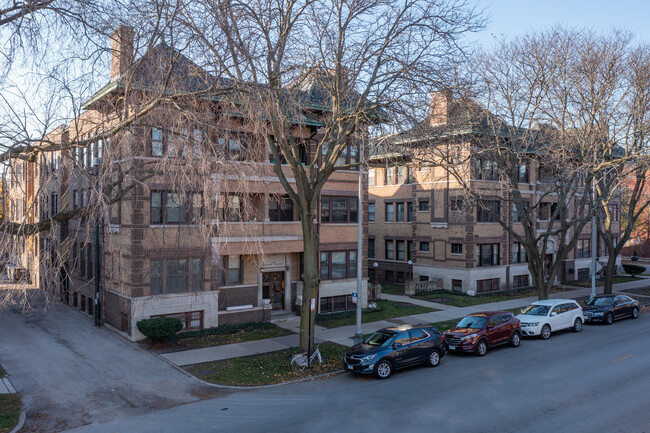 931-949 E Hyde Park Blvd in Chicago, IL - Building Photo - Building Photo